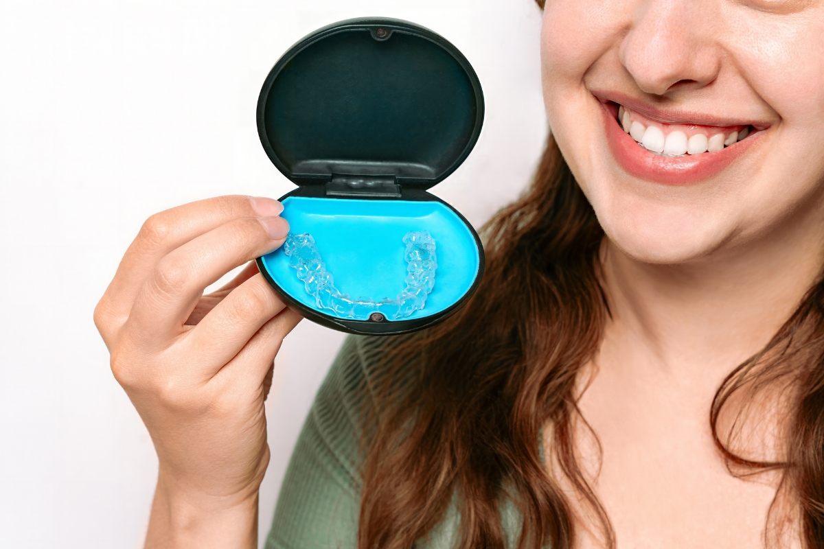 Clear Aligners and Travel: Maintaining Your Schedule On the Move